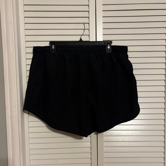 Nike Women's Black Athletic Shorts - Picture 3 of 3